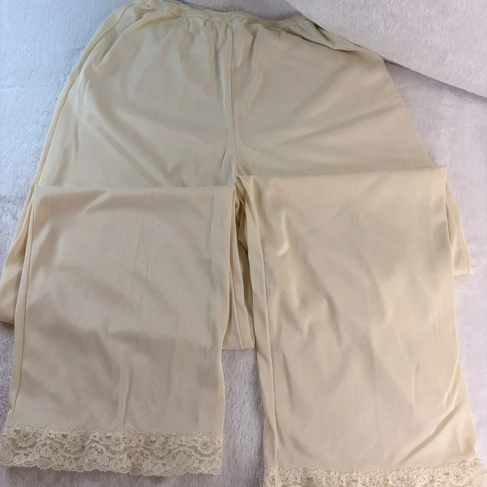 Vtg Vassarette Munsingwear Pale Yellow Wide Leg Slip Pants 6 Antron III Nylon
